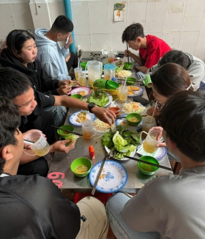 NHÓM BẠN HỌC SINH - SINH VIÊN 